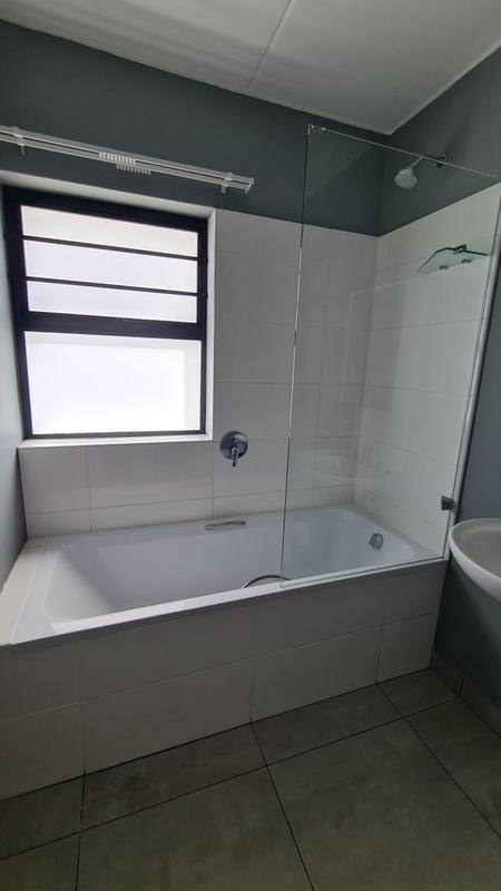 2 Bedroom Property for Sale in Aan de Wijnlanden Western Cape